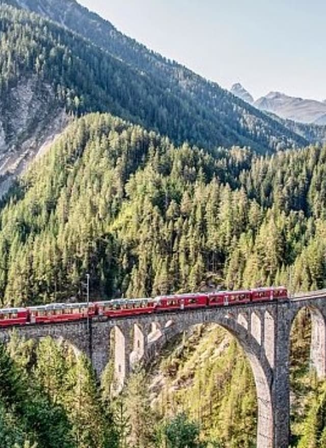 Jetzt entdecken Bahnrundreise mit Glacier und Bernina Express