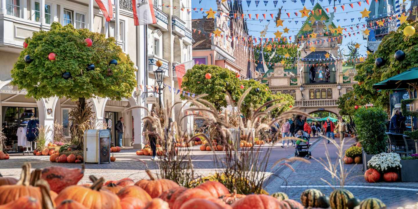 Kürbisdekoration an Halloween im Europa-Park