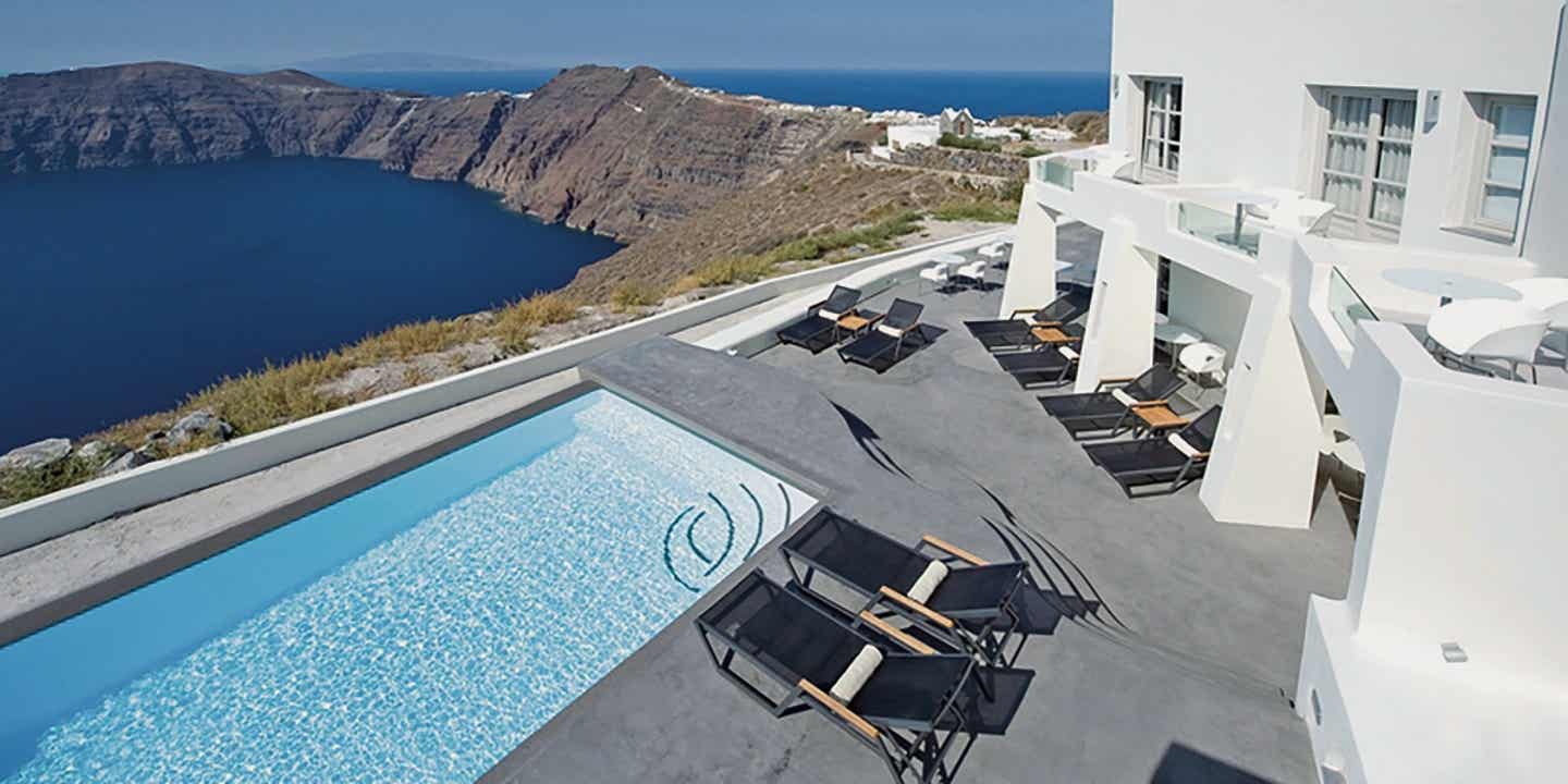 Schönste Hotels der griechischen Inseln: das Avaton Resort und Spa auf Santorini bietet einen tollen Blick auf die Caldera