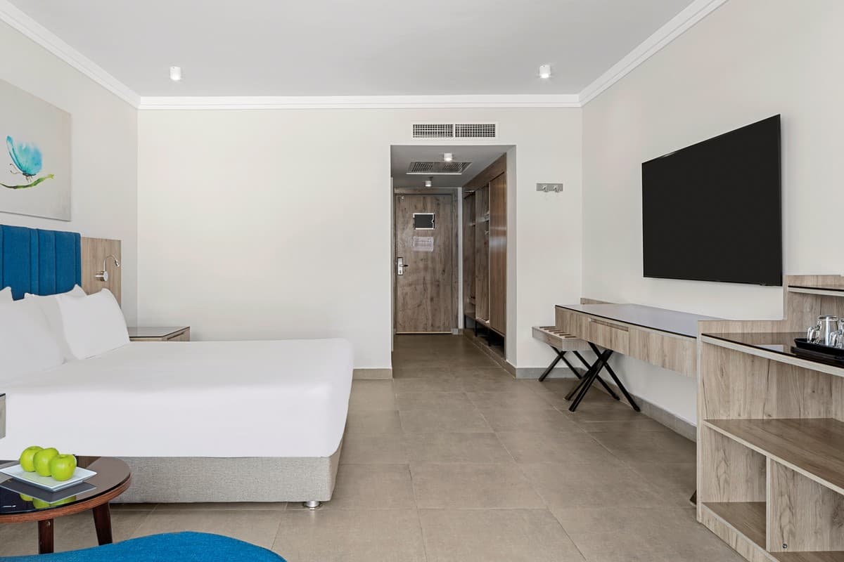 Wohnbeispiel Doppelzimmer Deluxe Poolblick