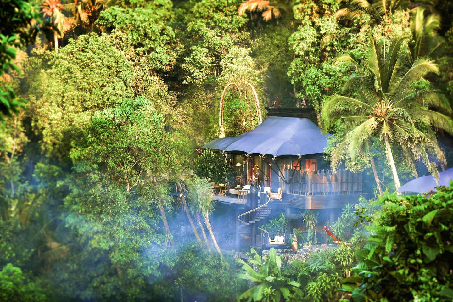Luxuriöses Glamping-Zelt des Capella Ubud Resorts inmitten des Regenwalds auf Bali
