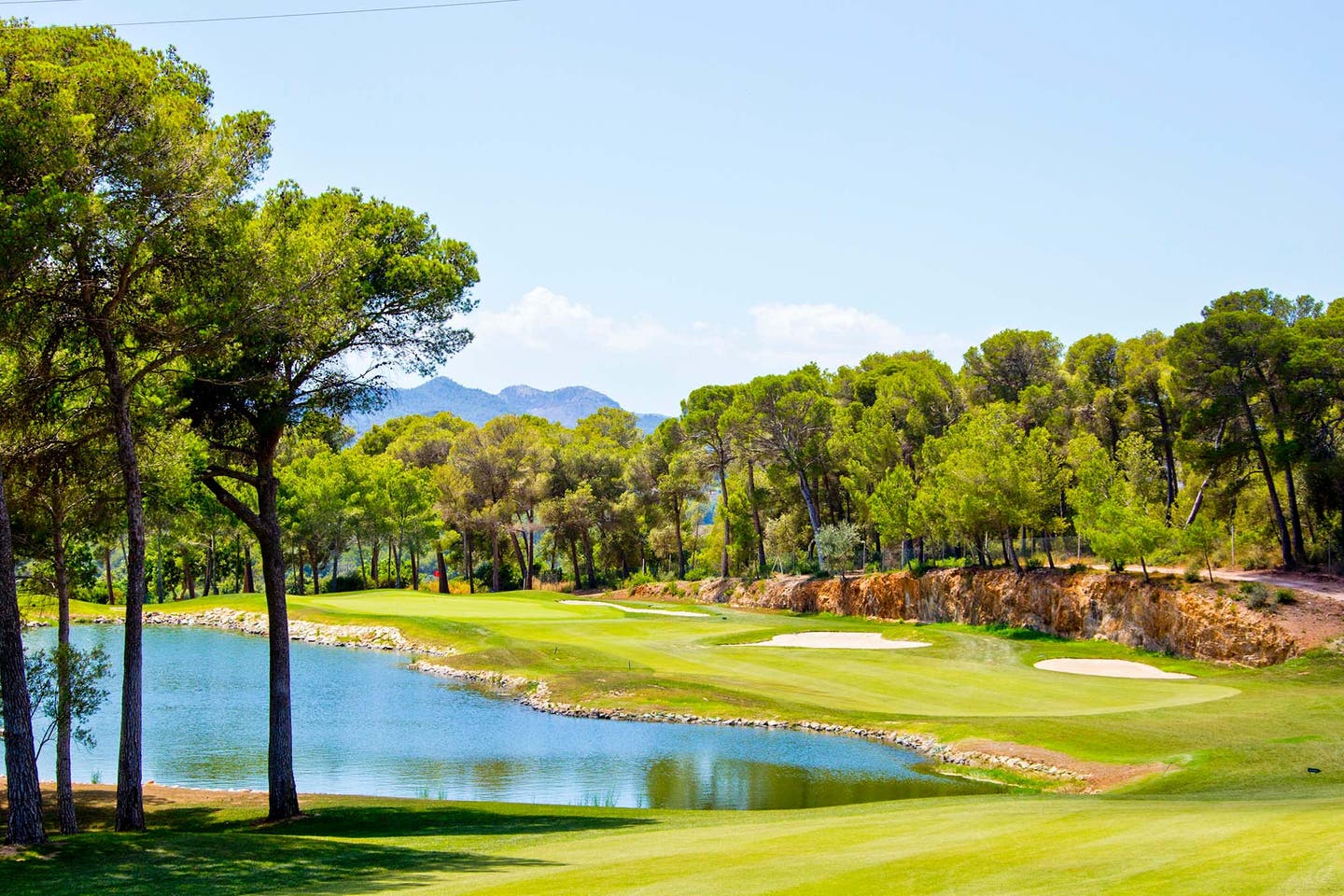 Blick auf den See im Golf Son Vida