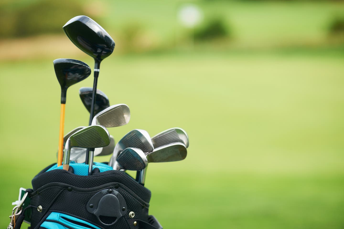 Gran Canaria: Golf-Equipment auf einem Golfplatz