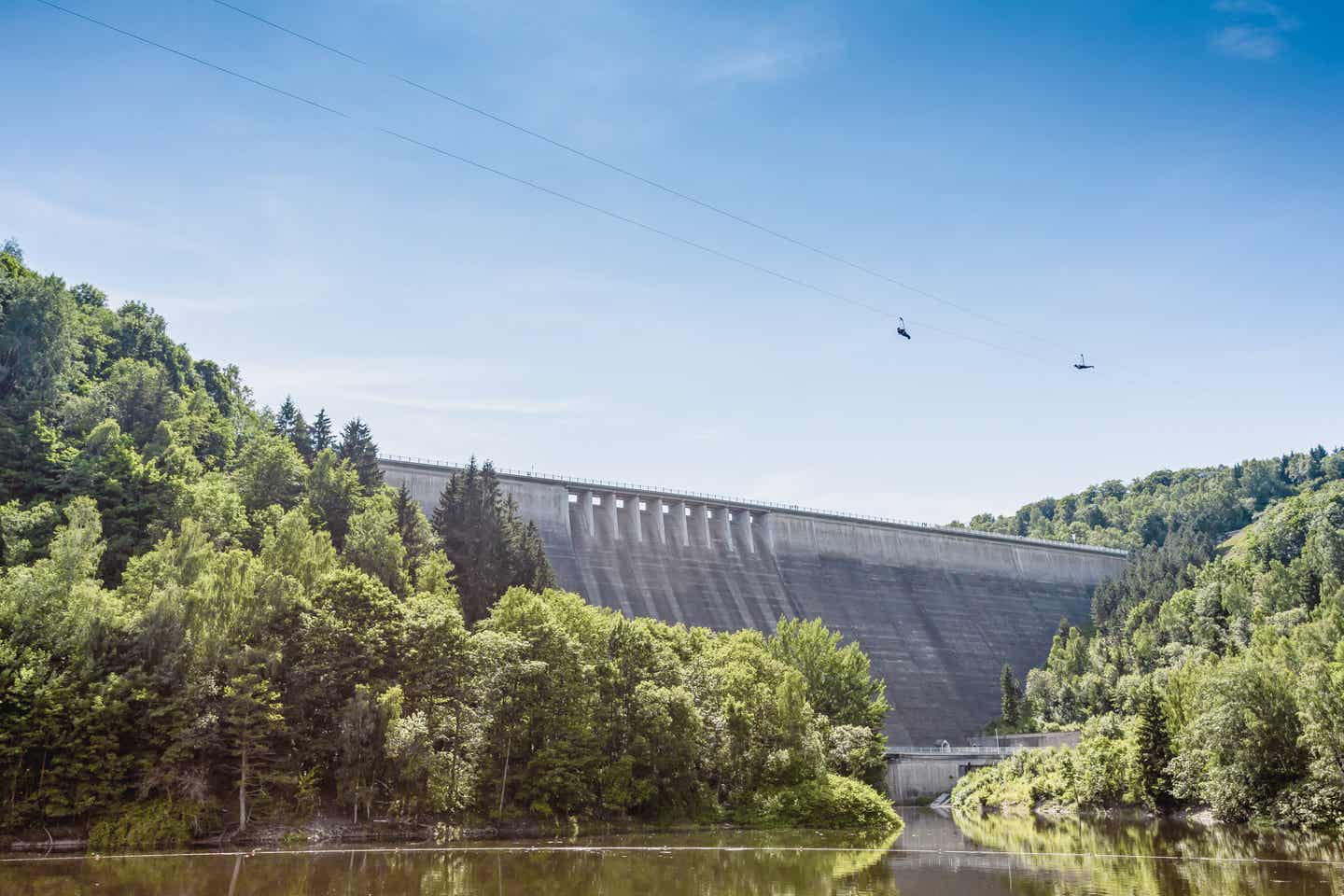 Blick auf die Zipline der Rappbodetalsperre