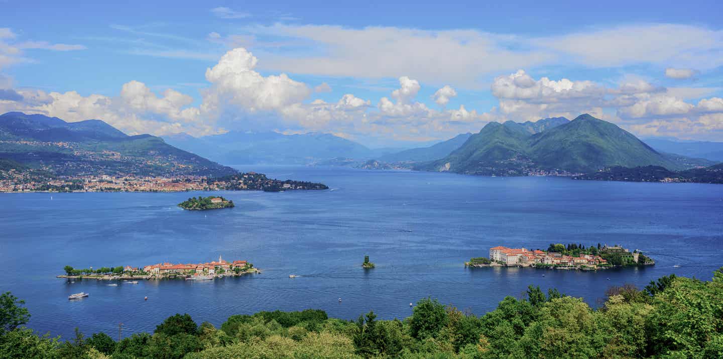 Lago Maggiore Urlaub mit DERTOUR. Panoramablick über den Lago Maggiore