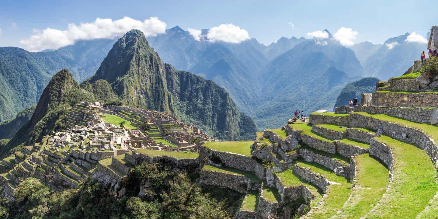 Blick auf die alte Inkastadt Machu Picchu in den peruanischen Anden
