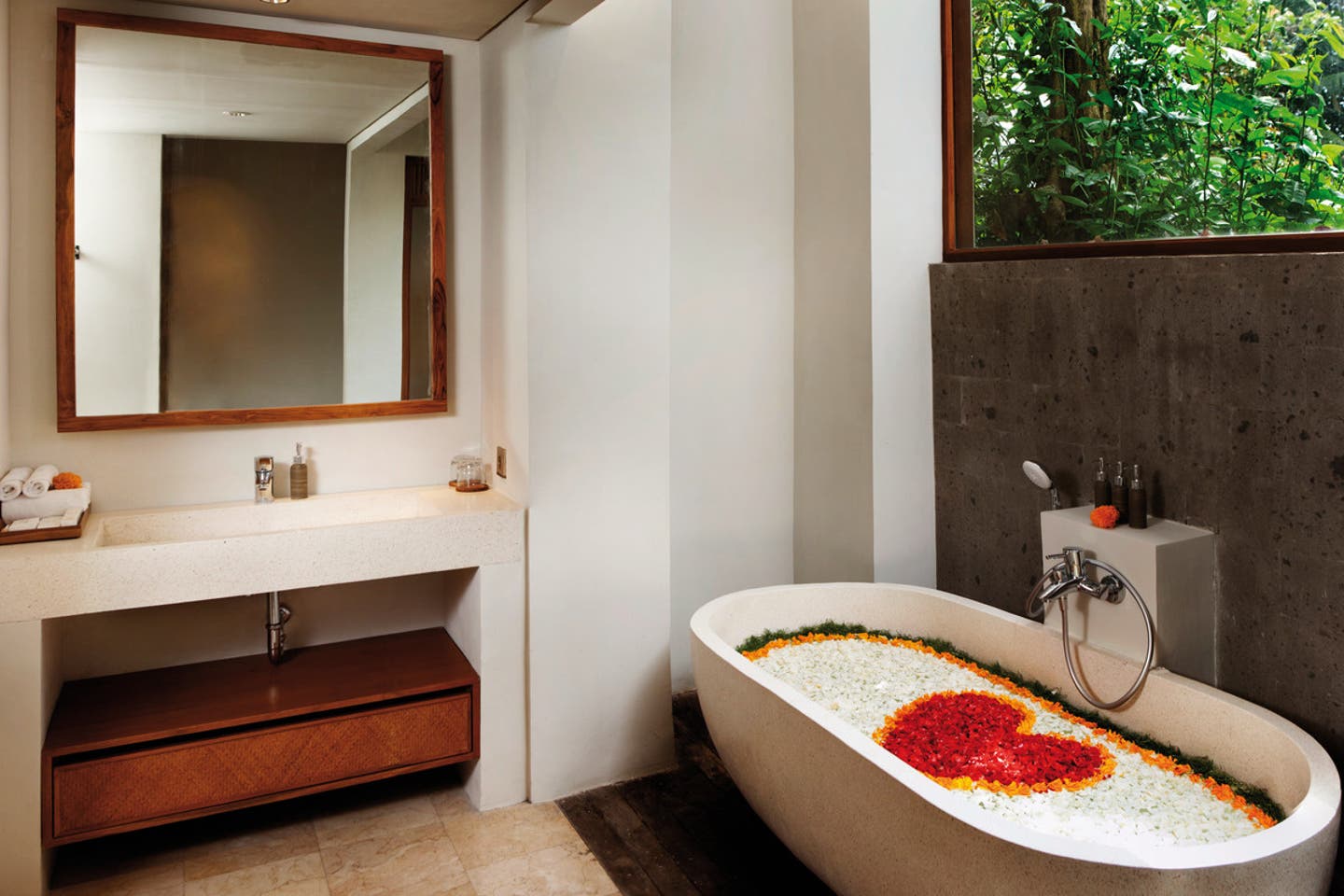 Beispiel Bad Dinara Suite