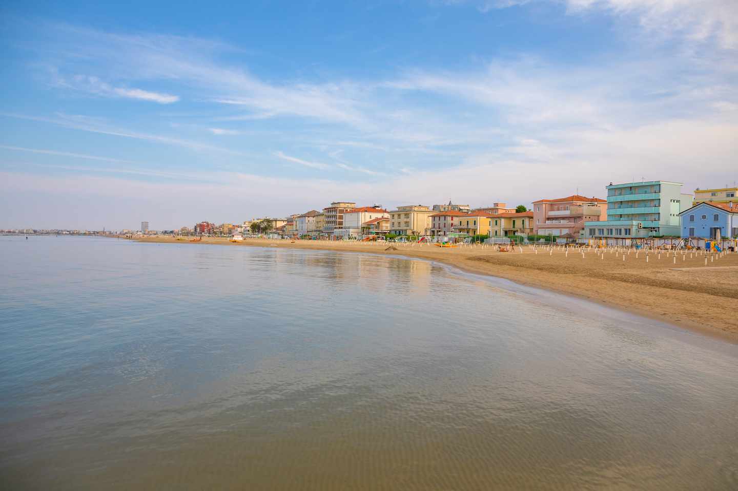 Hotels in Rimini: Strand in Rimini bei Sonnenuntergang