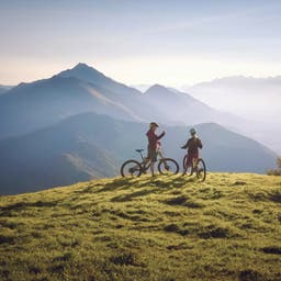 berge-frauen-mountainbikes-g-1316795168.jpg
