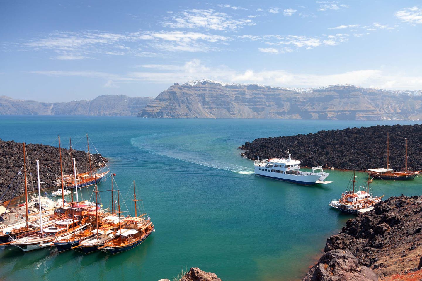 Hafen von Nea Kameni auf der griechischen Insel Santorini