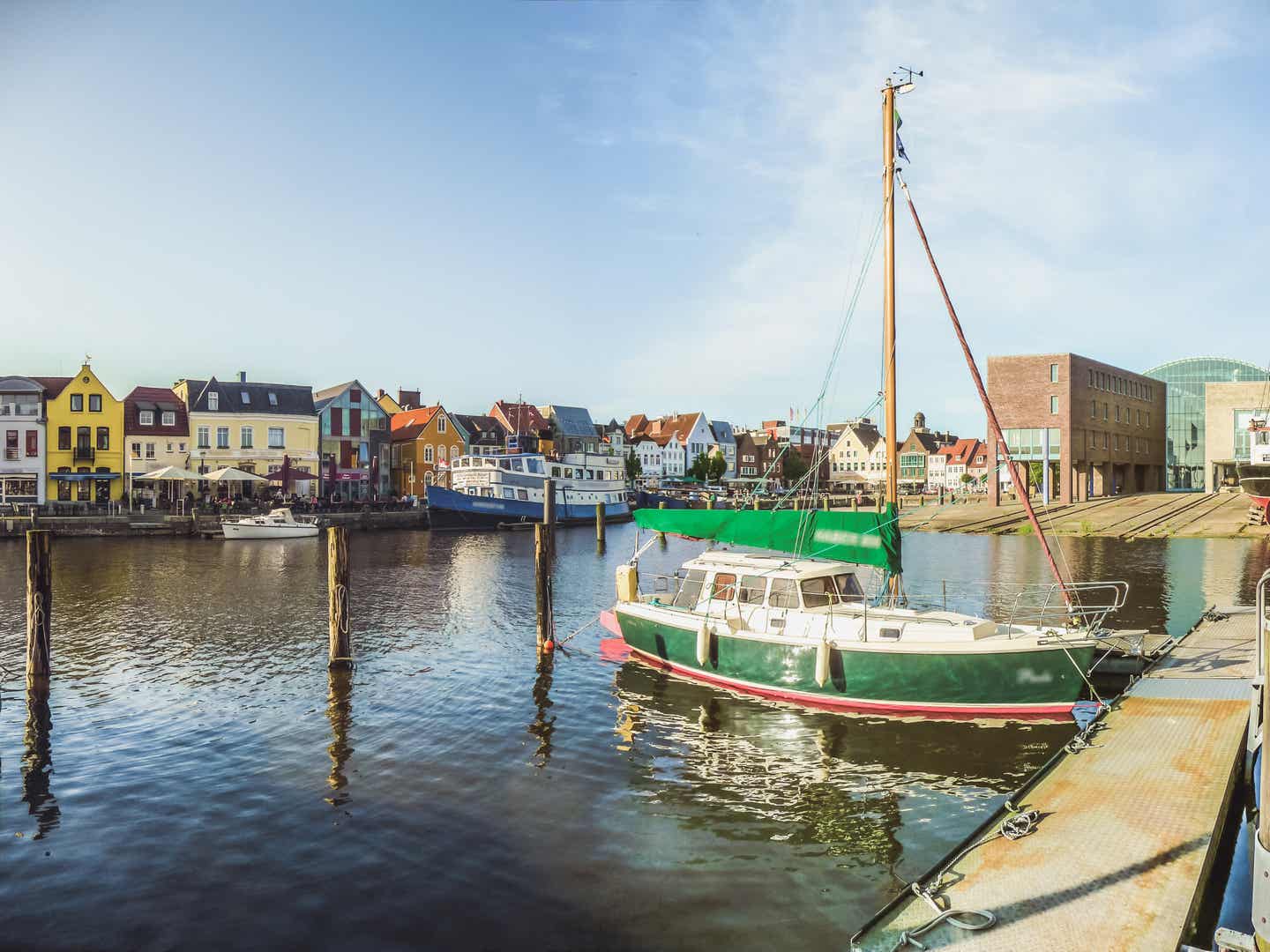 Idyllisches Ziel im Nordsee-Urlaub: der Hafen von Husum