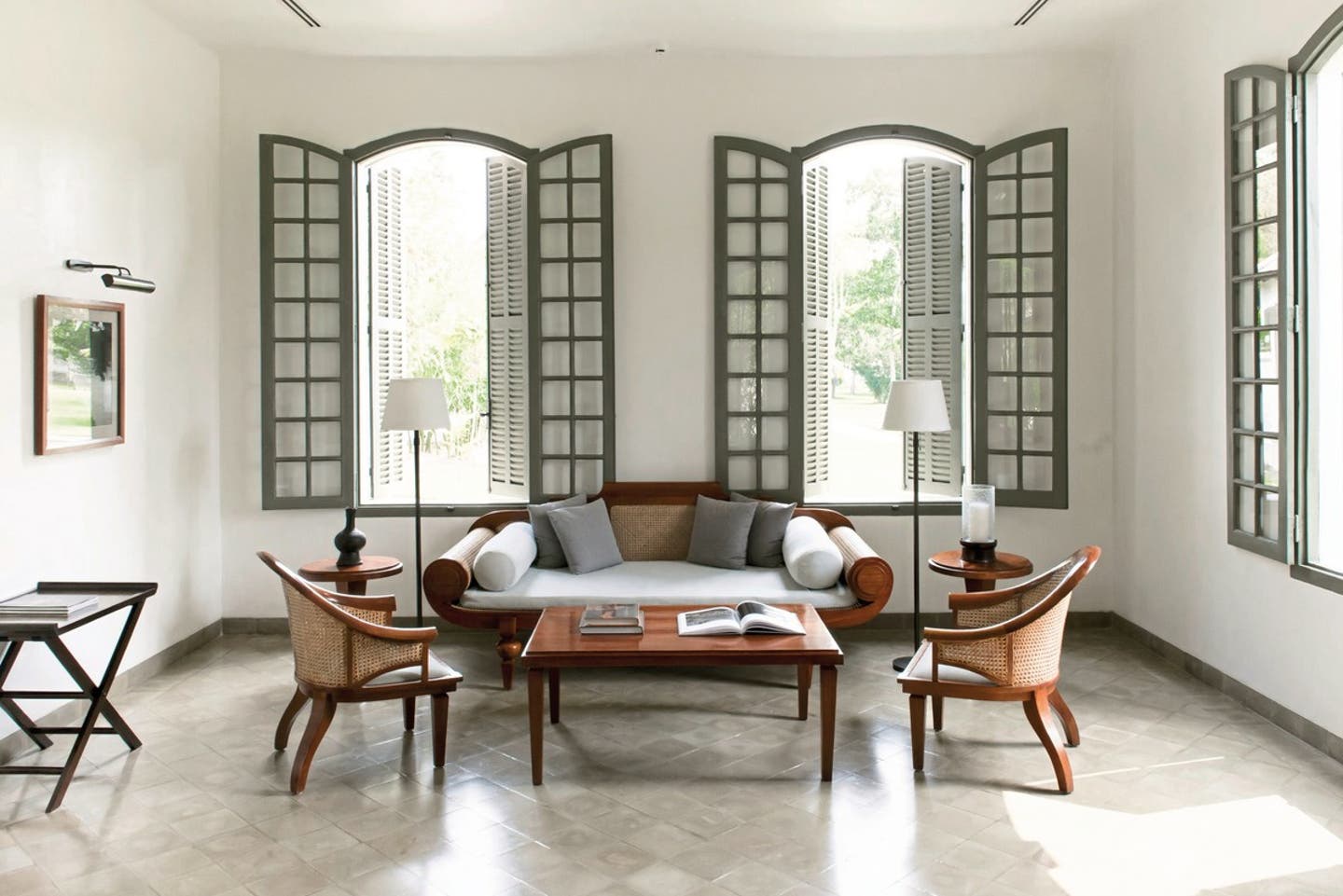 Khan Pool Suite