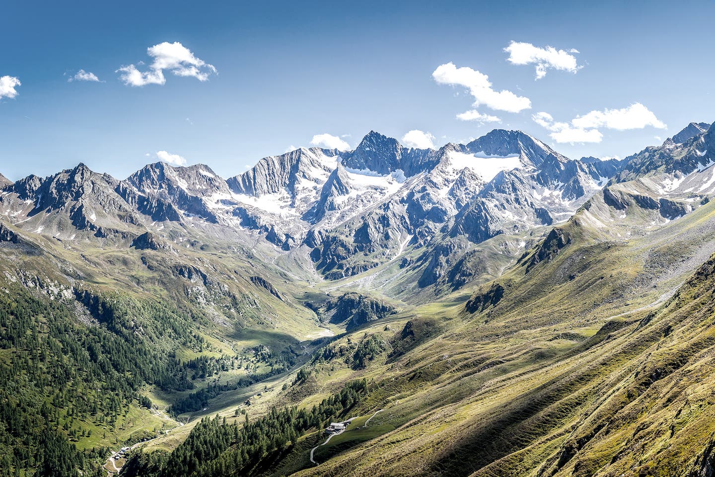 Der Timmelsjochpass in den Alpen in Österreich