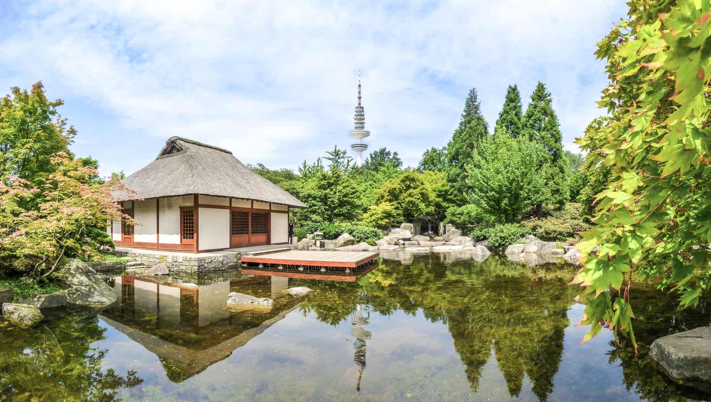 Städtereise Hamburg: Blick auf Heinrich Hertz Turm im Park Uno