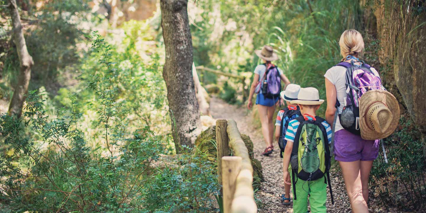 Familienwanderung in der spanischen Serra de Tramuntana auf Mallorca