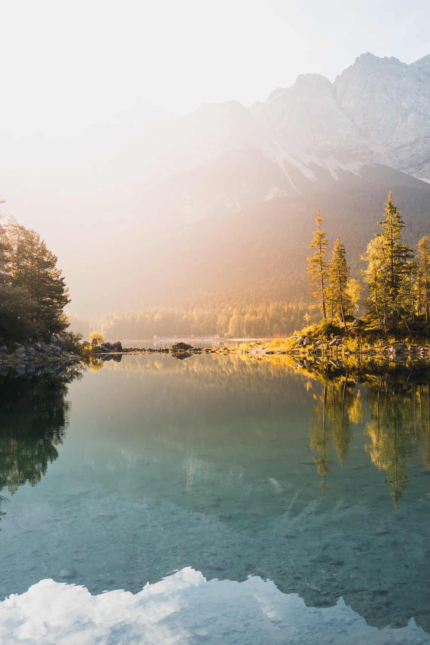 Toller Fotospot in Deutschlands Süden: magisches Licht am Eibsee