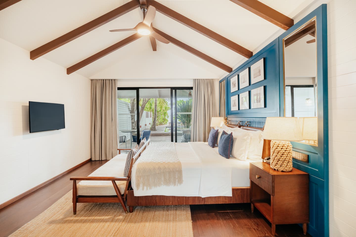 Wohnen und Schlafen in einer Deluxe Beach Pool Villa