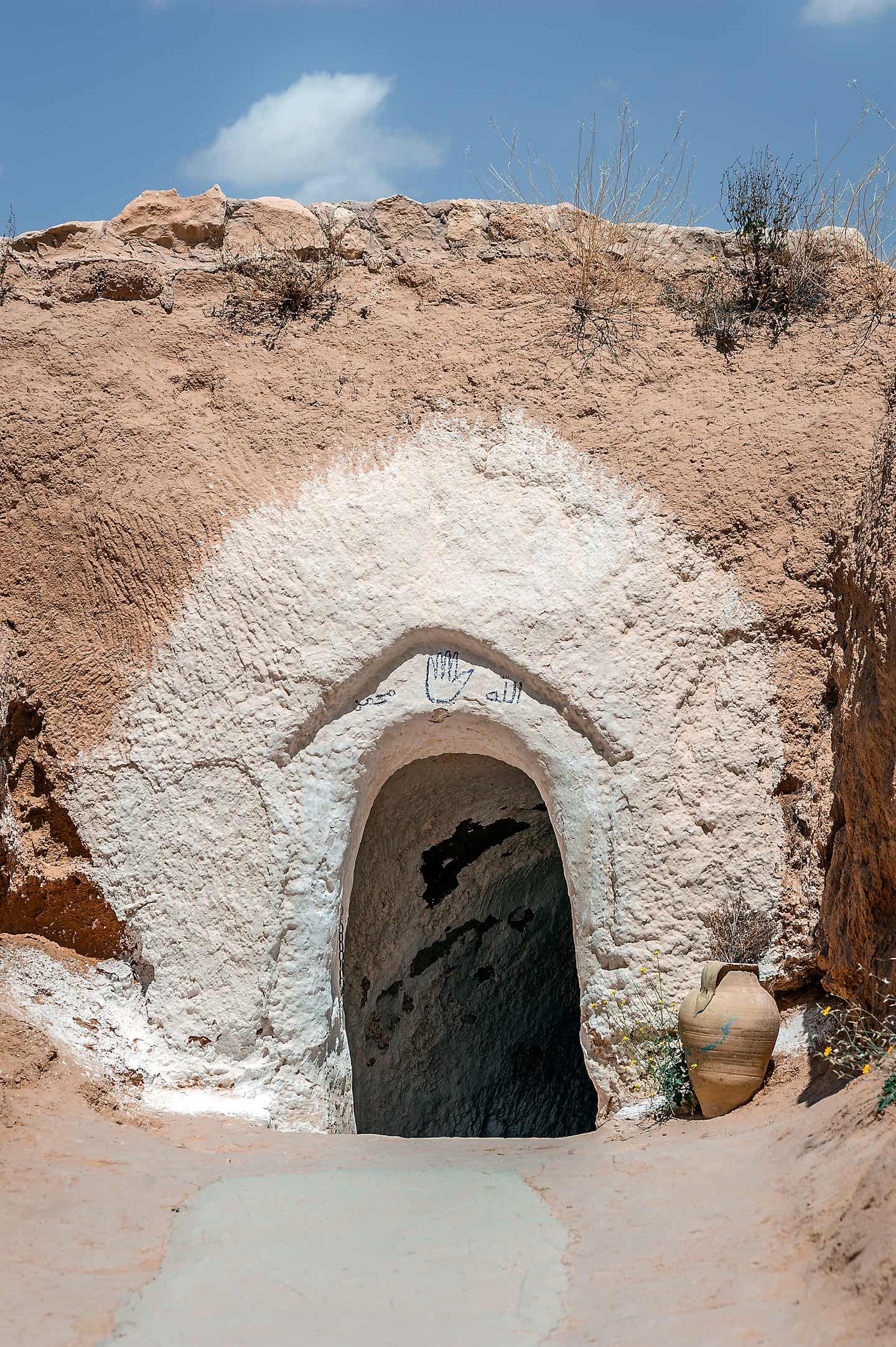 Eintritt in das Höhlendorf der Troglodytes-Berber