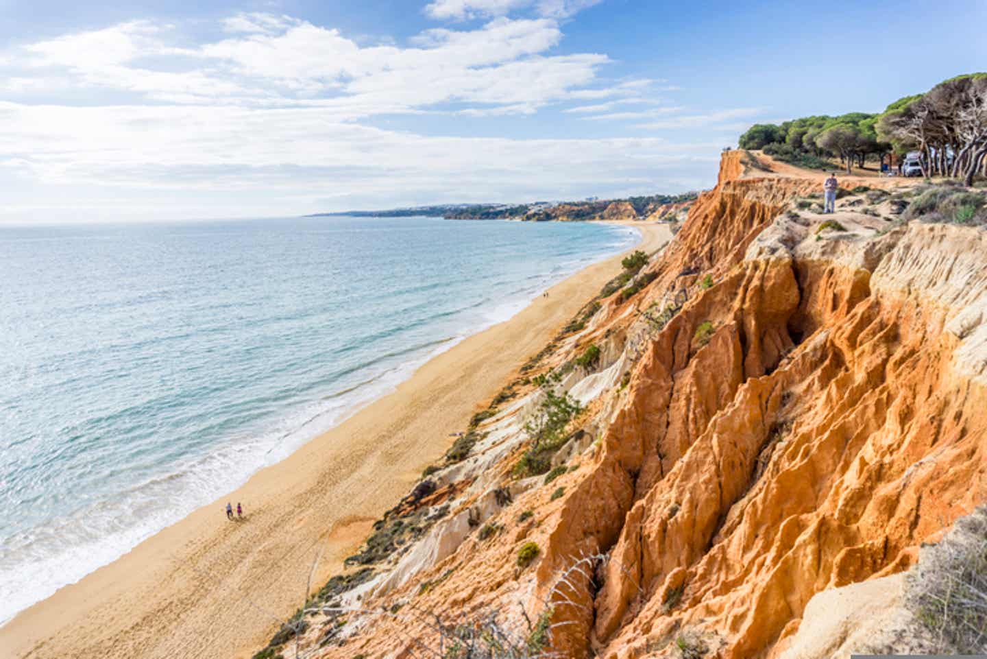 Die wunderschöne Küste von Albufeira an der Algarvee