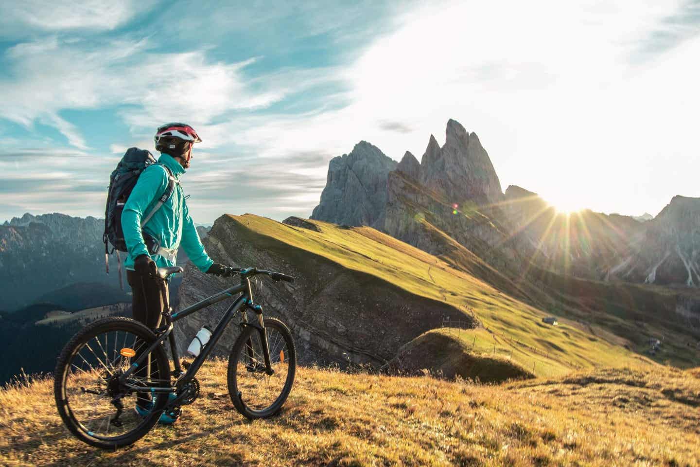 Radfahrer auf einem Berg im Trentino