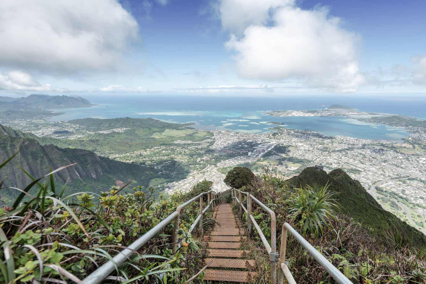 Beste Reisezeit Hawaii: Blick auf Kāneʻohe in Oahu