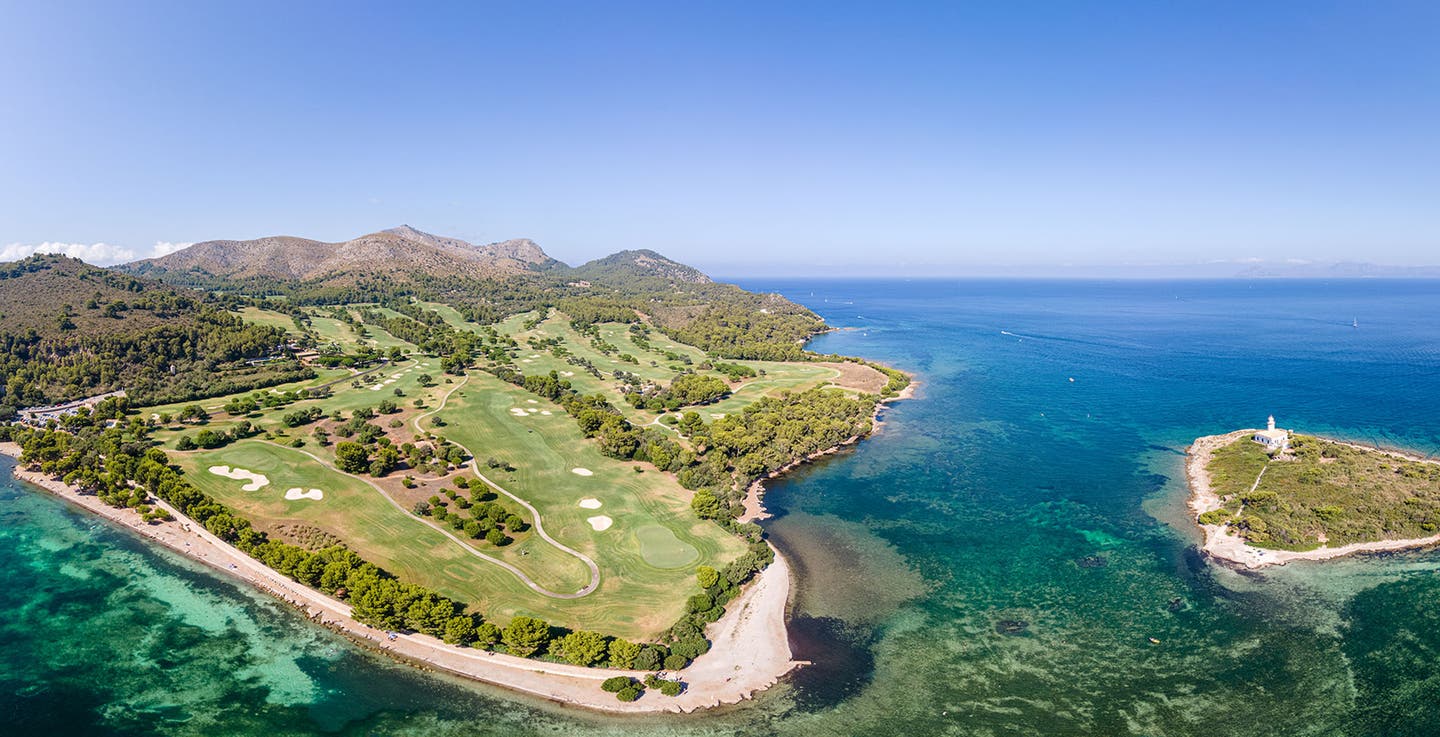 Mallorca Aucanada Leuchtturm auf einem Golfplatz