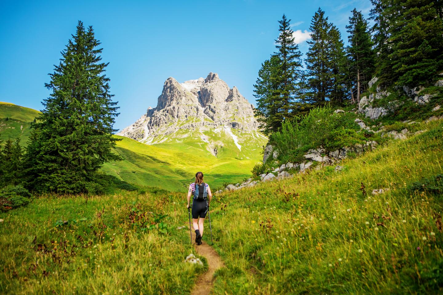 Wandern in den Alpen mit dem passenden Wanderhotel in Österreich