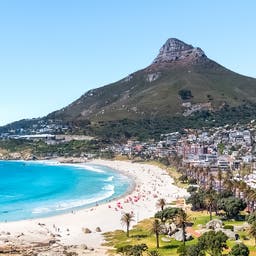 suedafrika-kapstadt-camps-bay-strand-crop-g-2188315953.jpg