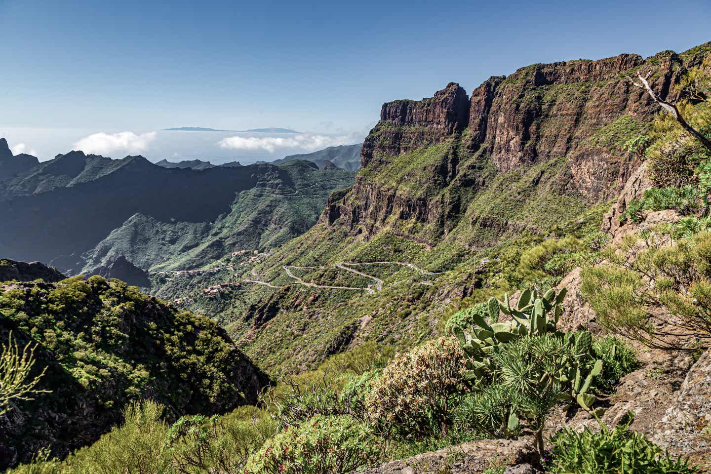 Bergstraße in der Masca Schlucht im Teno-Gebirge, Teneriffa