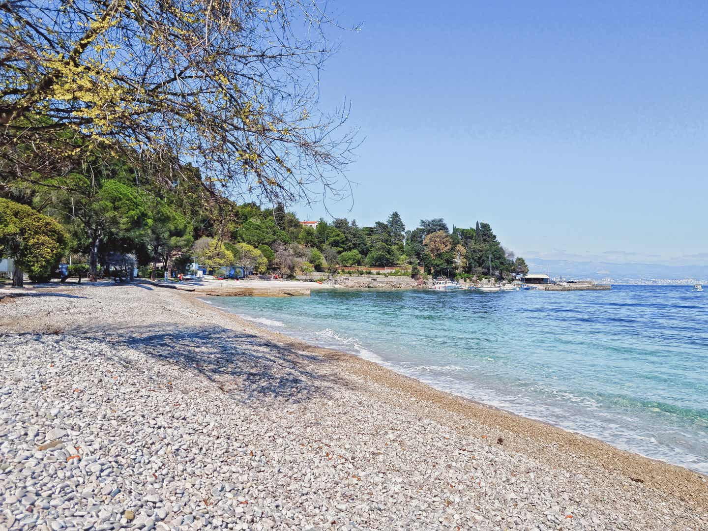 Kvarner Bucht Urlaub - Strand bei Medveja, Kroatien