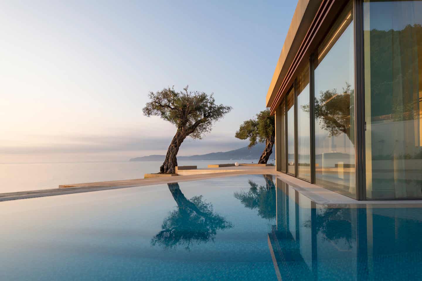 Domes Miramare - Pool mit Blick aufs Meer