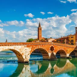 italien-venetien-verona-ponte-pietra-klein-g-610871156.jpg