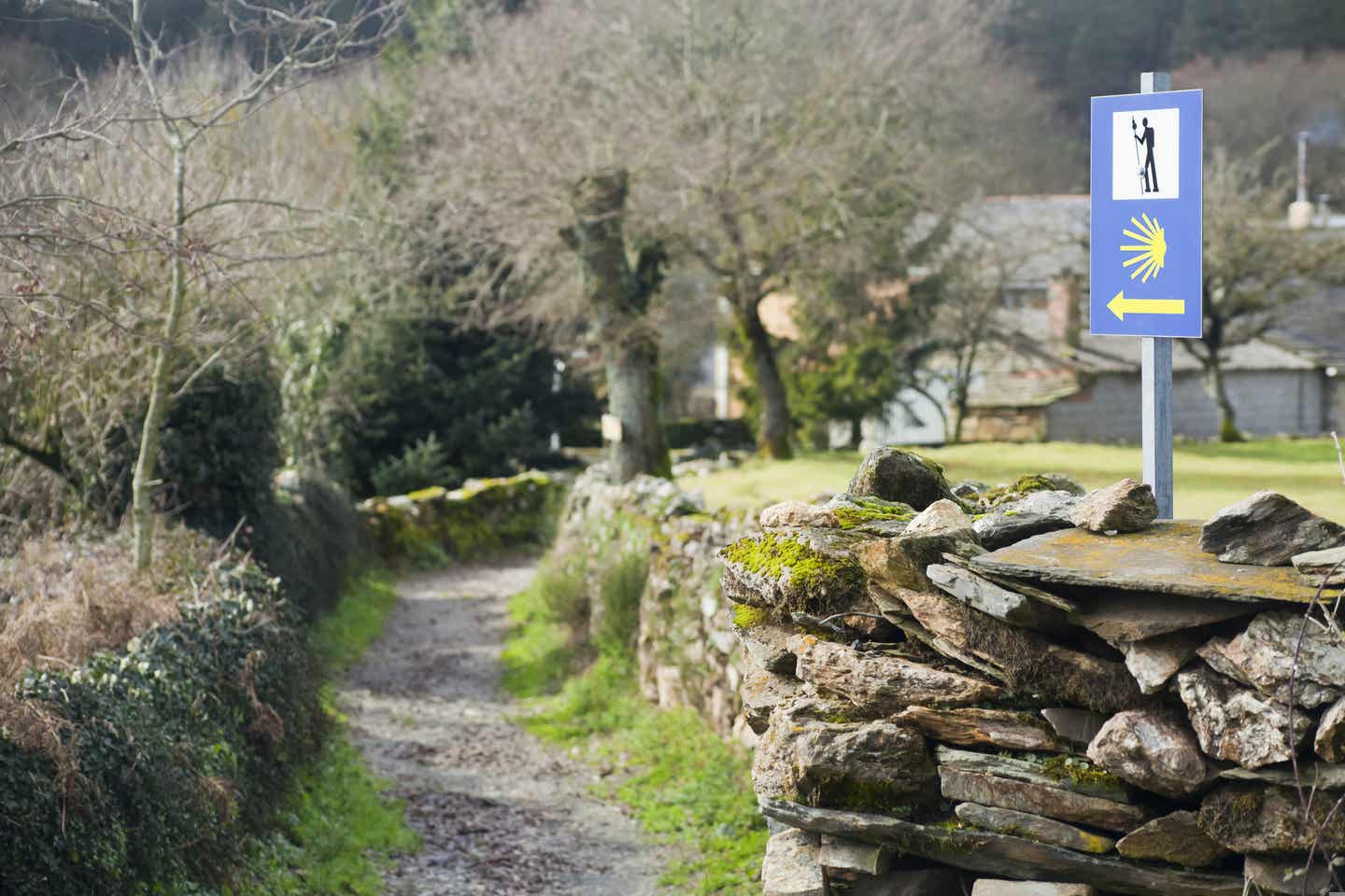 Teilstück des spanischen Pilgerwegs Camino de Santiago