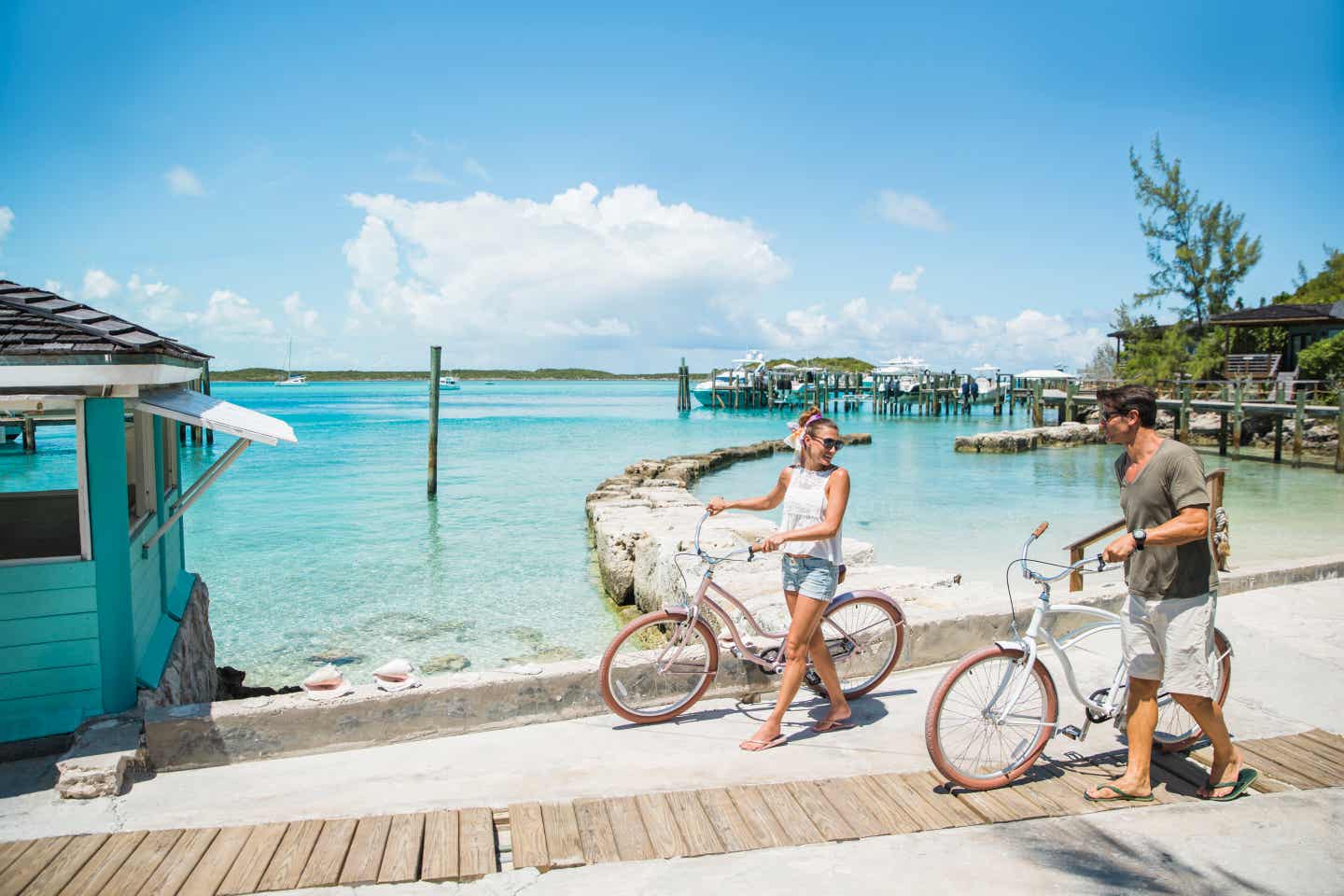 Bahamas Fahrradfahren am Strand