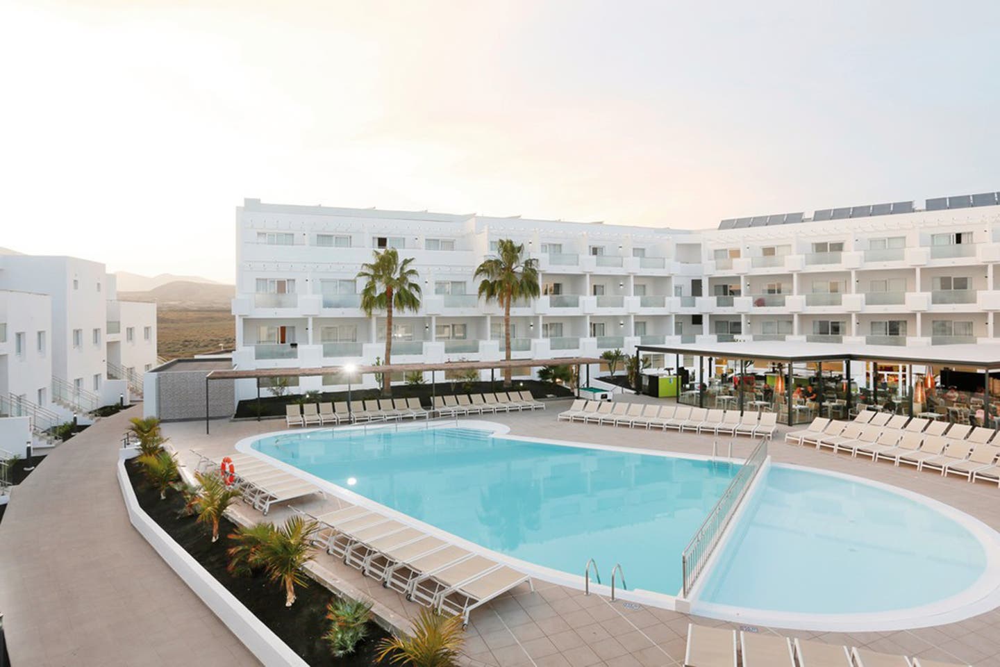Poolanlage im Sentido Aequora Lanzarote 