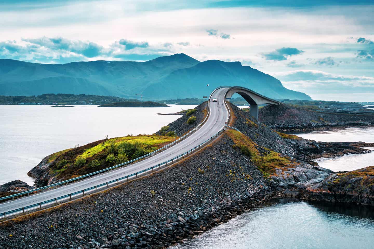 Die Atlanterhavsvegen in Norwegen