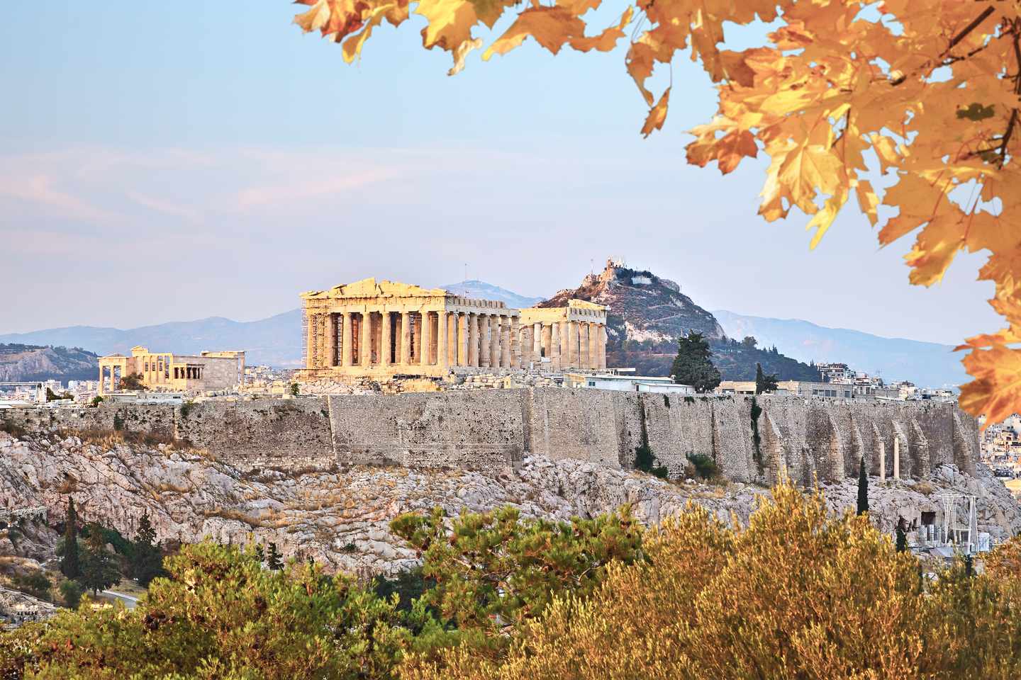 Städtetrip Oktober. Griechenland: Akropolis in Athen im Herbst