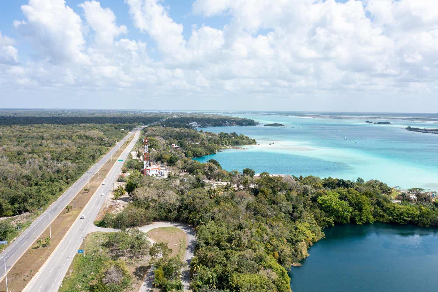 Yucatans Sehenswürdigkeiten aus der Luft: Lagune