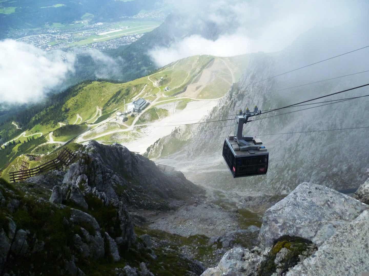 Mit der Seilbahn durch die Alpen
