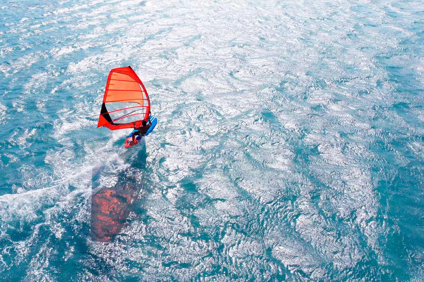 Sentido Aktivurlaub Windsurfen auf offenem Meer