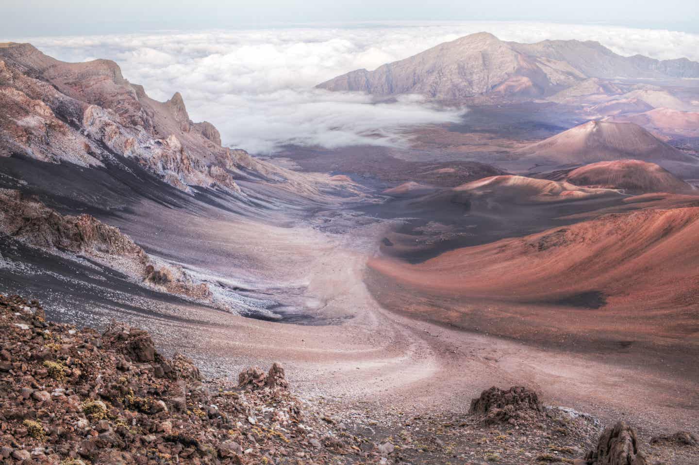 Maui Urlaub mit DERTOUR. Blick in den Haleakala-Vulkankrater auf Maui