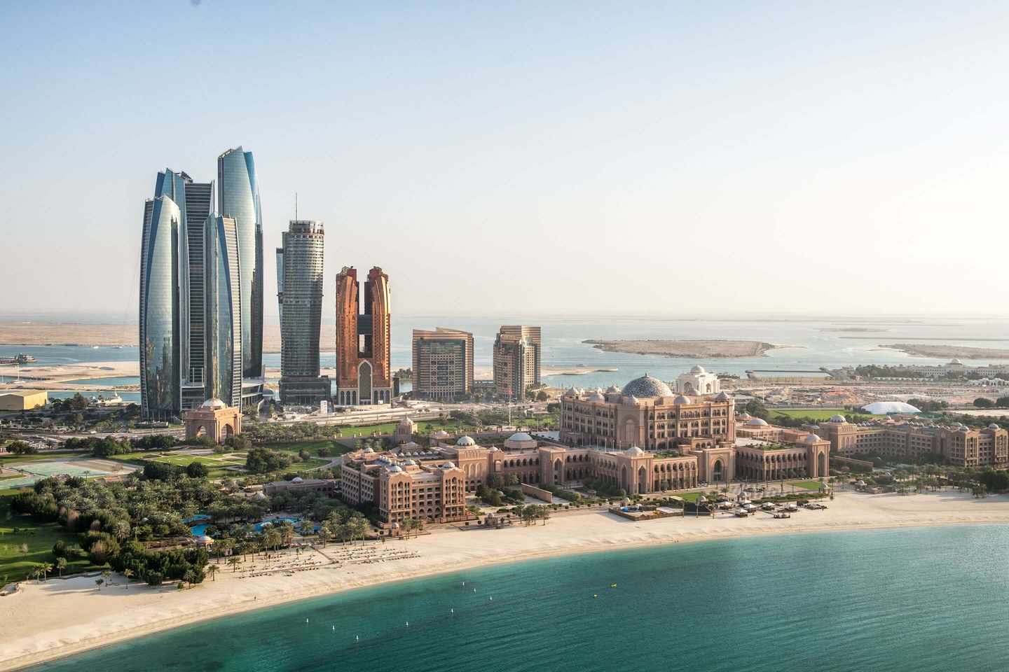 Abu Dhabi Hotel: Blick aus der Luft, mit Hochhäusern und Strand