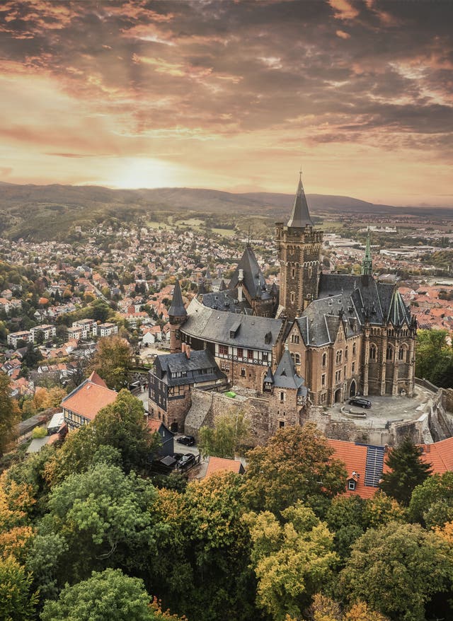 Wernigerode Urlaub Wernigerode Urlaub mit DERTOUR. Luftaufnahme von Wernigerode und Umgebung bei Sonnenuntergang