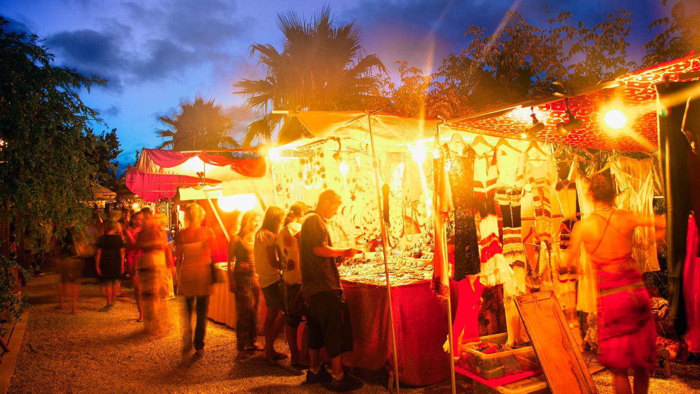 Der Hippiemarkt von Las Dalias bei Nacht