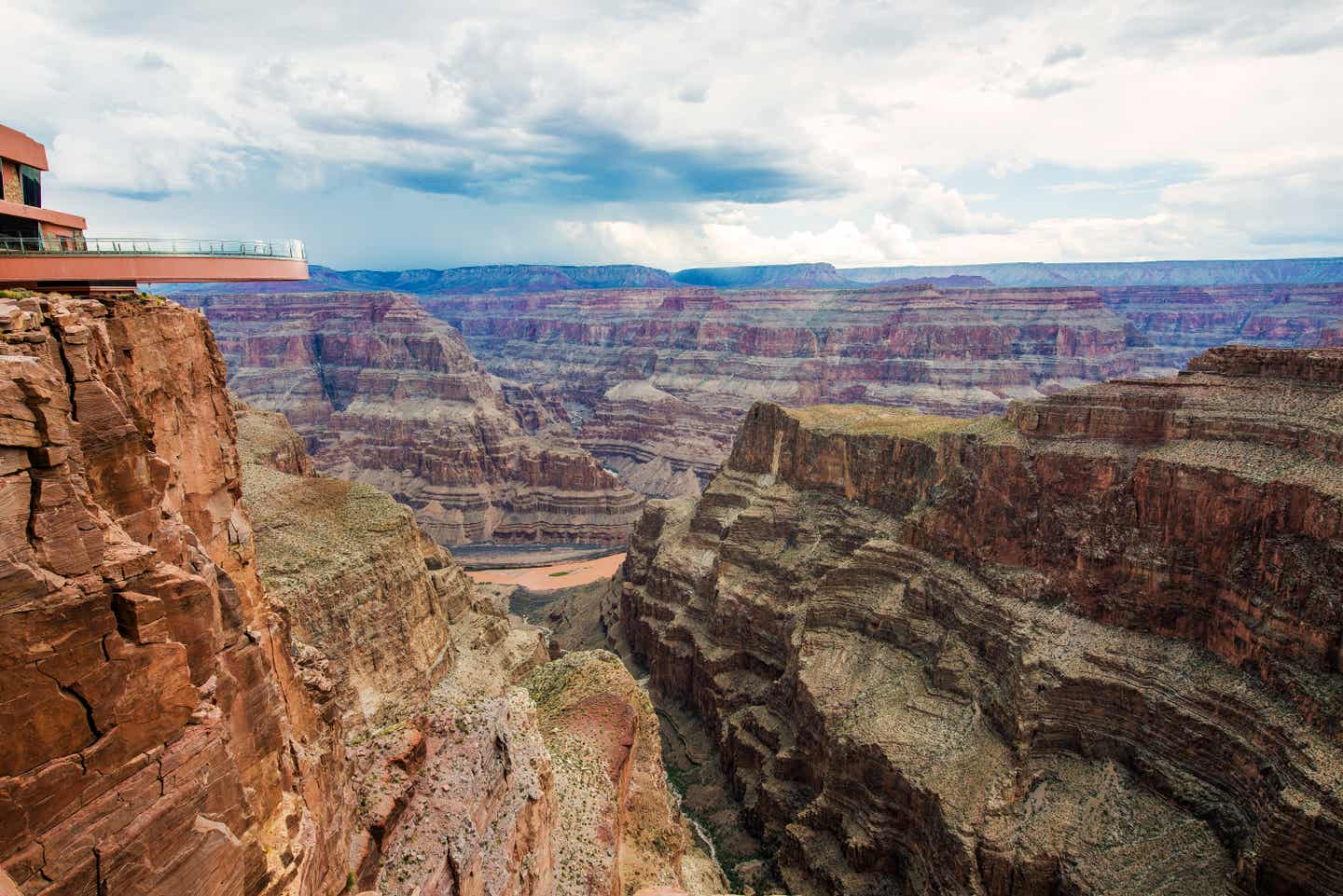 Grand-Canyon-Nationalpark: Skywalk-Aussichtsplattform über dem Canyon