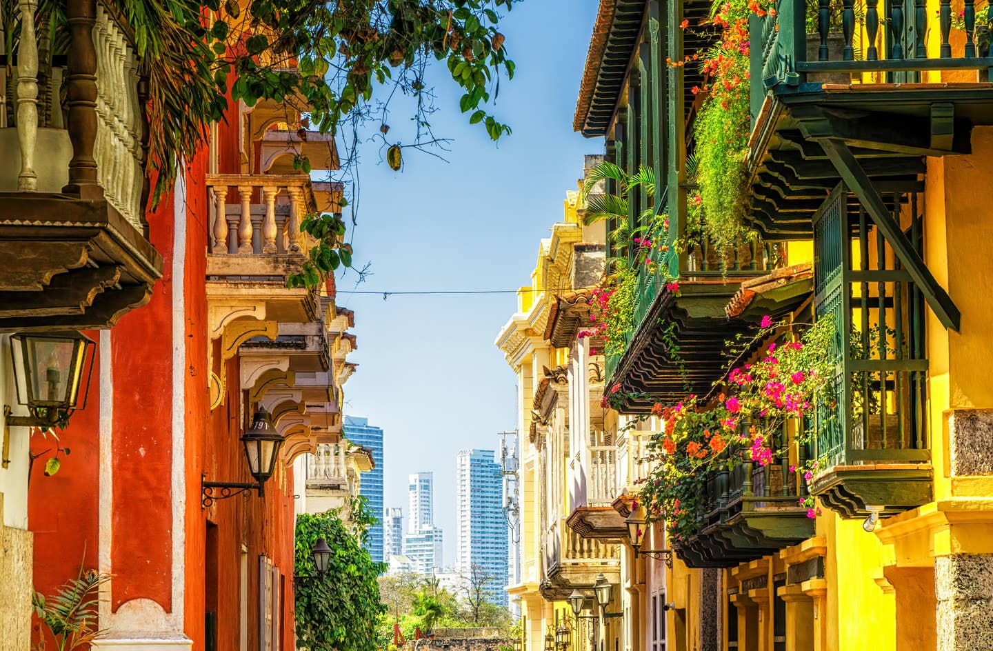 Rundreisen Kolumbien: historische Häuser in der kolumbianischen Stadt Cartagena