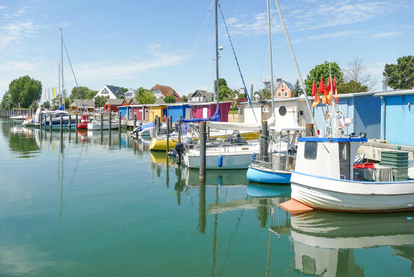 Blick über den Hafen in Niendorf beim Urlaub am Timmendorfer Strand