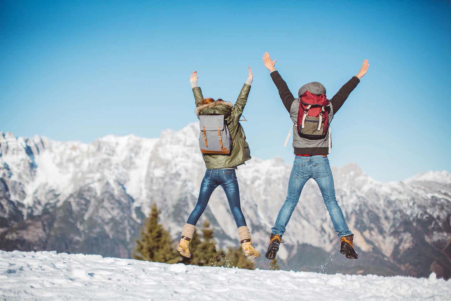 Freude beim Winterwandern in den Bergen