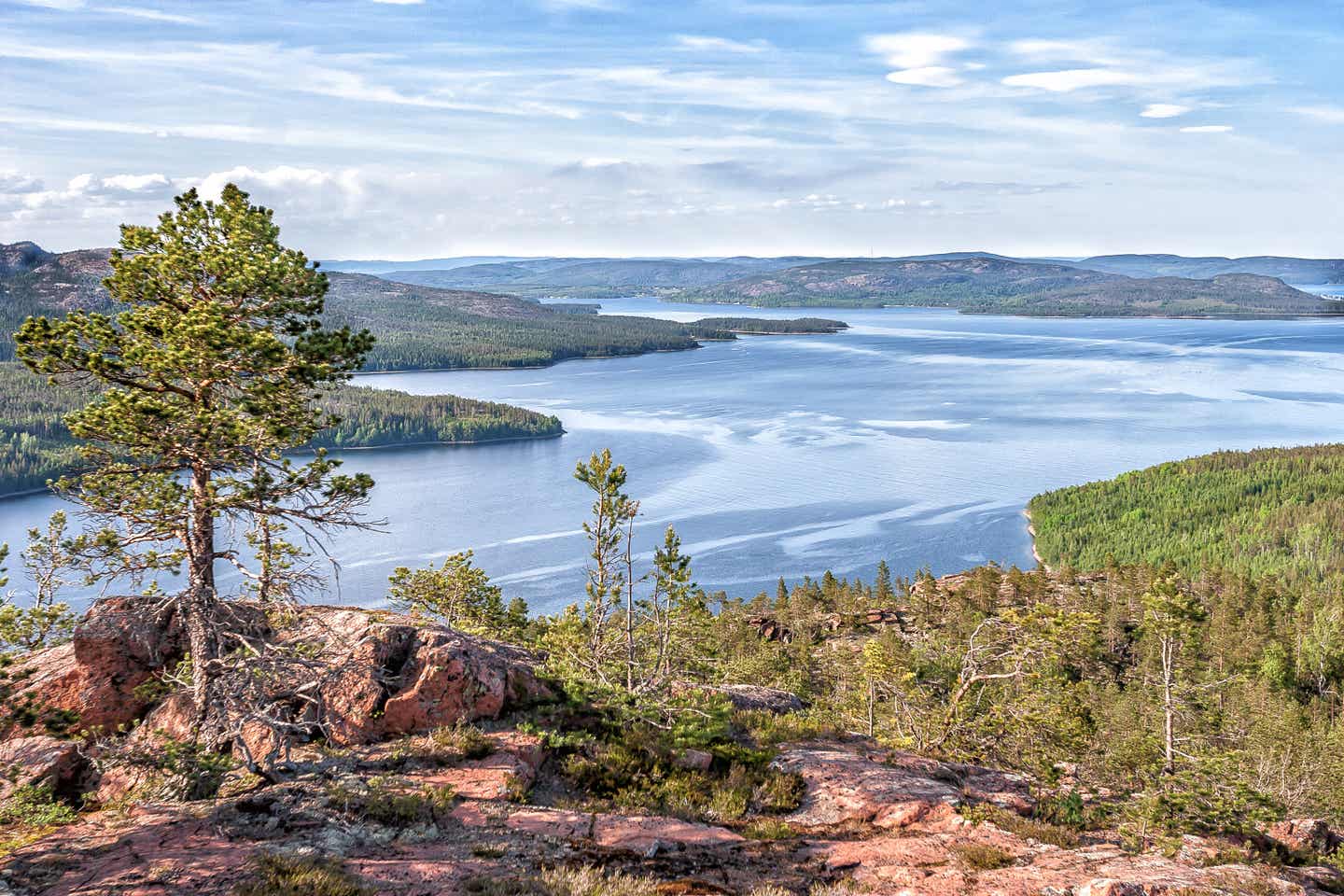 Schwedens beste Reisezeit: Blick über die Küste