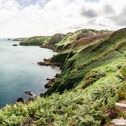 großbritannien-kanalinseln-jersey-küstenlandschaft-klein-g-1169351984.jpg